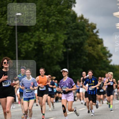 29.06.2025 - hella hamburg halbmarathon Dr. Thomas Lammeyer http://msf.ph/oto/8355888 29.06.2025 10:41:03 Kennedybrücke 1008, 1010, 1253, 1488, 1948, 2072, 2811, 3398, 3401, 3428, 3699, 3895, 4245, 5560, 5786, 5789, 5809, 6184, 6359, 7632, 7773, 8257, 8258, 8581, 8936, 8937, 9432, 9806, 9918, 10123, 10487, 10531, 10577, 10862, 10984 meine-sportfotos.de