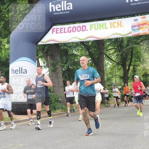 29.06.2025 - hella hamburg halbmarathon KatJ http://msf.ph/oto/8355891 29.06.2025 10:51:49 Zwischen KM18-KM19 2936, 6714 meine-sportfotos.de