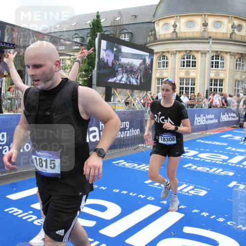 29.06.2025 - hella hamburg halbmarathon Michael Strokosch http://msf.ph/oto/8355895 29.06.2025 10:54:06 Ziel 1151, 1410, 1815, 2432, 3096, 3208, 3209, 6356, 6374, 6581, 8394, 9032, 11499, 11789, 12379, 13869, 16871, 17348, 18308 meine-sportfotos.de