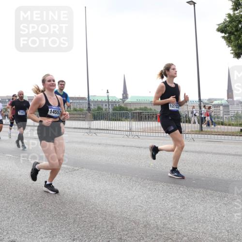 29.06.2025 - hella hamburg halbmarathon Lena Gebhardt http://msf.ph/oto/8355909 29.06.2025 10:38:59 Lombardsbrücke 14558, 7263, 14557, 12722, 56, 1232, 1390, 1451, 1721, 1760, 2524, 2534, 2571, 2574, 2576, 2660, 2693, 2893, 2998, 3216, 3307, 3323, 3726, 3745, 3927, 4028, 4257, 4259, 4260, 4316, 4320, 4410, 4523, 4659, 4964, 5617, 5684, 5913, 6062, 6112, 6611, 6695, 6696, 6875, 7148, 7263, 7341, 7371, 7506, 7561, 7589, 7815, 7849, 8243, 8367, 8457, 8783, 9420, 9446, 9708, 9974, 9977, 10001, 10072, 10315, 10516, 10554, 13060 meine-sportfotos.de