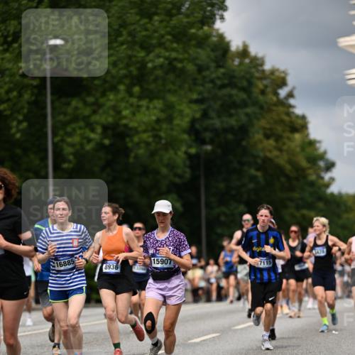 29.06.2025 - hella hamburg halbmarathon Dr. Thomas Lammeyer http://msf.ph/oto/8355922 29.06.2025 10:41:04 Kennedybrücke 1008, 1010, 1253, 1488, 1948, 1952, 2072, 2811, 3398, 3401, 3428, 3699, 3895, 4245, 5560, 5786, 5789, 5809, 6184, 6359, 7632, 7773, 8257, 8258, 8581, 8936, 8937, 9432, 9806, 9918, 10123, 10487, 10577, 10862, 10984 meine-sportfotos.de