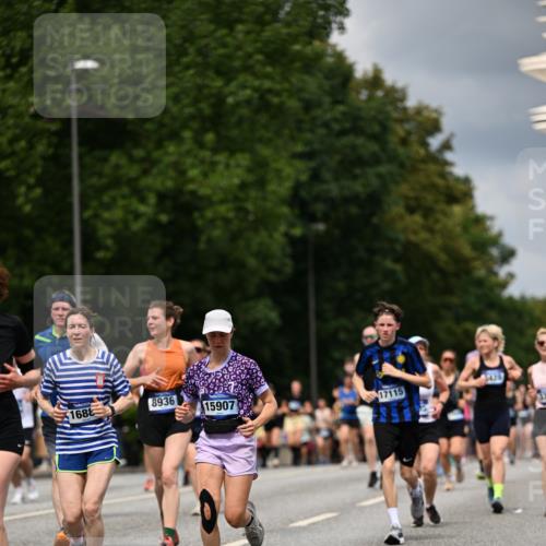 29.06.2025 - hella hamburg halbmarathon Dr. Thomas Lammeyer http://msf.ph/oto/8355952 29.06.2025 10:41:04 Kennedybrücke 1008, 1010, 1253, 1488, 1948, 1952, 2072, 2811, 3398, 3401, 3428, 3699, 3895, 4245, 5560, 5786, 5789, 5809, 6184, 6359, 7632, 7773, 8257, 8258, 8581, 8936, 8937, 9432, 9806, 9918, 10123, 10487, 10577, 10862, 10984 meine-sportfotos.de