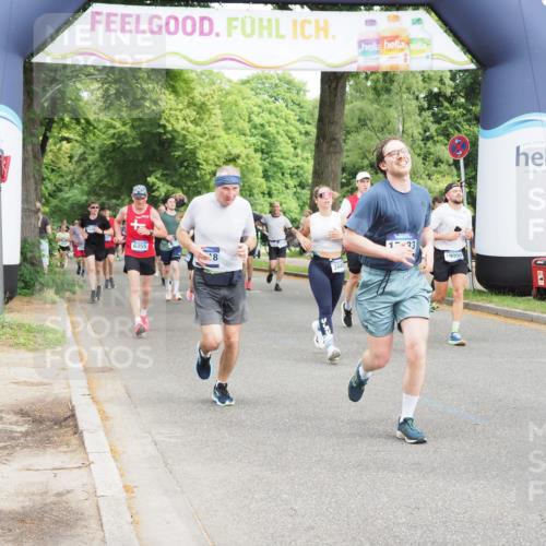 29.06.2025 - hella hamburg halbmarathon MichiJ http://msf.ph/oto/8355965 29.06.2025 10:41:58 Zwischen KM18-KM19 1143, 2432, 2448, 4897, 6356, 8223, 8618, 12213, 13267, 14660, 14834, 15389, 15818, 16625, 17133, 18031, 18190, 19000 meine-sportfotos.de