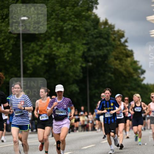 29.06.2025 - hella hamburg halbmarathon Dr. Thomas Lammeyer http://msf.ph/oto/8355966 29.06.2025 10:41:04 Kennedybrücke 1008, 1010, 1253, 1488, 1948, 1952, 2072, 2811, 3398, 3401, 3428, 3699, 3895, 4245, 5560, 5786, 5789, 5809, 6184, 6359, 7632, 7773, 8257, 8258, 8581, 8936, 8937, 9432, 9806, 9918, 10123, 10487, 10577, 10862, 10984 meine-sportfotos.de