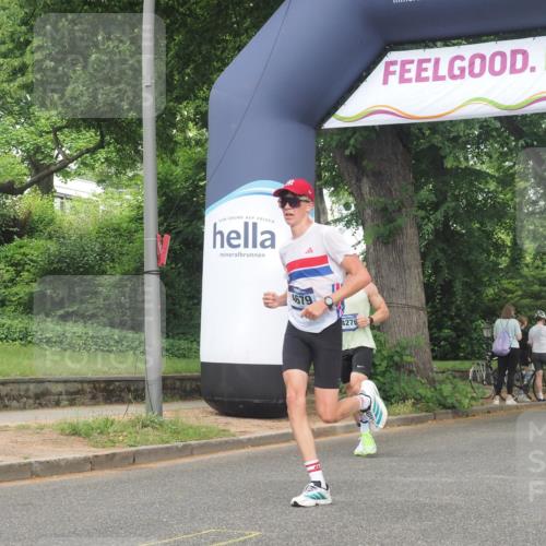 29.06.2025 - hella hamburg halbmarathon KatJ http://msf.ph/oto/8356004 29.06.2025 10:21:53 Zwischen KM18-KM19 1407, 4463, 4679 meine-sportfotos.de