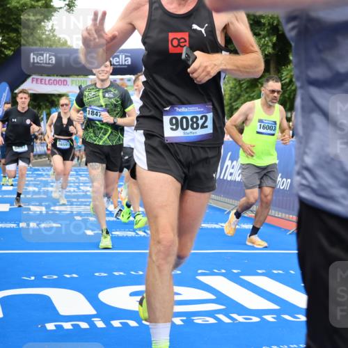 29.06.2025 - hella hamburg halbmarathon Strokosch-Dieckow http://msf.ph/oto/8356024 29.06.2025 10:52:11 Ziel 1482, 2397, 2595, 4419, 4837, 5032, 5087, 5093, 5378, 5482, 6164, 6897, 7732, 7896, 9074, 9082, 12135, 12580, 13726, 14248, 14300, 15275, 15446, 15829, 16003, 16320, 16591, 16666, 17033, 17130, 18475, 18801 meine-sportfotos.de
