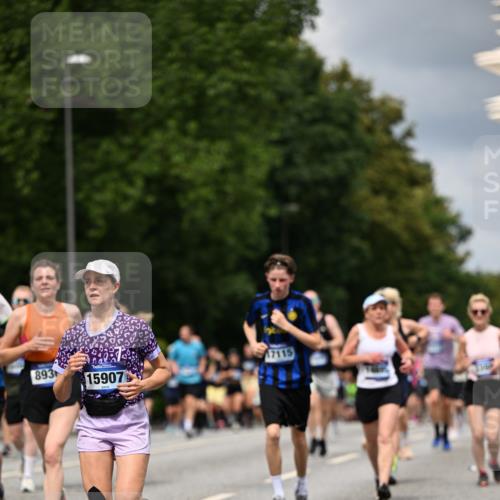 29.06.2025 - hella hamburg halbmarathon Dr. Thomas Lammeyer http://msf.ph/oto/8356046 29.06.2025 10:41:06 Kennedybrücke 1008, 1010, 1253, 1488, 1490, 1948, 1952, 2072, 2811, 3398, 3401, 3428, 3714, 3895, 4245, 5560, 5786, 5789, 5809, 6184, 6359, 6804, 7632, 7773, 8257, 8258, 8315, 8936, 8937, 9432, 9806, 9918, 10123, 10487, 10577, 10862 meine-sportfotos.de
