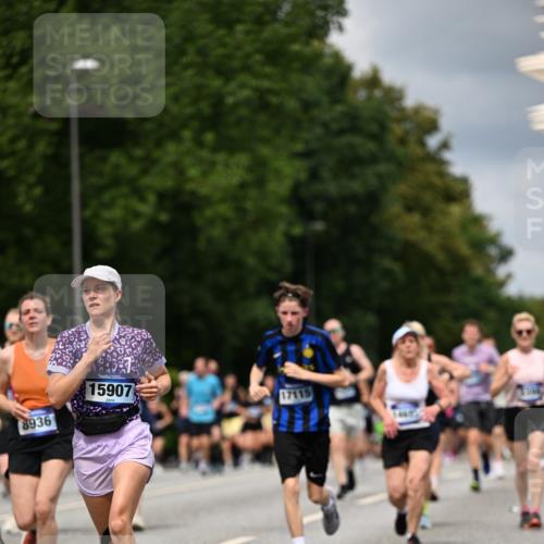 29.06.2025 - hella hamburg halbmarathon Dr. Thomas Lammeyer http://msf.ph/oto/8356063 29.06.2025 10:41:06 Kennedybrücke 1008, 1010, 1253, 1488, 1490, 1948, 1952, 2072, 2811, 3398, 3401, 3428, 3714, 3895, 4245, 5560, 5786, 5789, 5809, 6184, 6359, 6804, 7632, 7773, 8257, 8258, 8315, 8936, 8937, 9432, 9806, 9918, 10123, 10487, 10577, 10862 meine-sportfotos.de