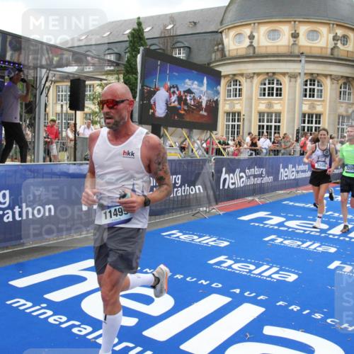 29.06.2025 - hella hamburg halbmarathon Michael Strokosch http://msf.ph/oto/8356134 29.06.2025 10:54:10 Ziel 1410, 3208, 3209, 5638, 6294, 6581, 8390, 9032, 9791, 11499, 12379, 13397, 13794, 15524, 16871, 17348 meine-sportfotos.de