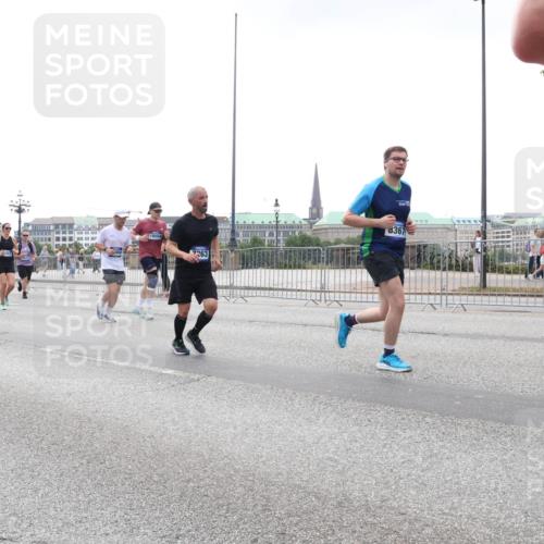 29.06.2025 - hella hamburg halbmarathon Lena Gebhardt http://msf.ph/oto/8356186 29.06.2025 10:39:00 Lombardsbrücke 964, 10554, 7263, 8367, 56, 1232, 1390, 1451, 1760, 2092, 2524, 2534, 2571, 2574, 2576, 2660, 2693, 2843, 2893, 2998, 3216, 3307, 3323, 3726, 3727, 3745, 3927, 4028, 4257, 4259, 4260, 4316, 4320, 4410, 4523, 4659, 4882, 4964, 5617, 5684, 5913, 6062, 6112, 6611, 6695, 6696, 6875, 7148, 7263, 7341, 7506, 7561, 7589, 7815, 7849, 8243, 8367, 8457, 8783, 9420, 9446, 9708, 9974, 9977, 10001, 10072, 10315, 10516, 10554, 13060 meine-sportfotos.de