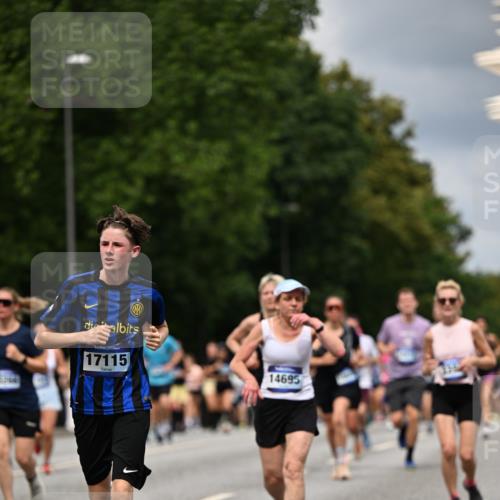 29.06.2025 - hella hamburg halbmarathon Dr. Thomas Lammeyer http://msf.ph/oto/8356240 29.06.2025 10:41:08 Kennedybrücke 1008, 1010, 1253, 1488, 1490, 1597, 1948, 1952, 2072, 2552, 2811, 3165, 3398, 3428, 3714, 3895, 5560, 5786, 5789, 5809, 6184, 6359, 6804, 7202, 7235, 7632, 7707, 7773, 7823, 8257, 8258, 8315, 8936, 8937, 9806, 9918, 10123, 10487, 10862 meine-sportfotos.de