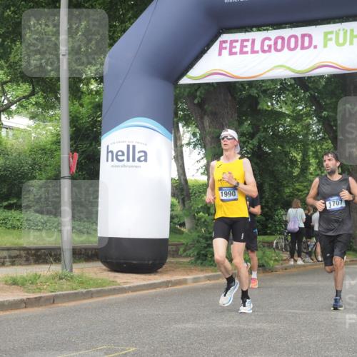 29.06.2025 - hella hamburg halbmarathon KatJ http://msf.ph/oto/8356249 29.06.2025 10:21:55 Zwischen KM18-KM19 1707, 1990, 4463, 4679 meine-sportfotos.de