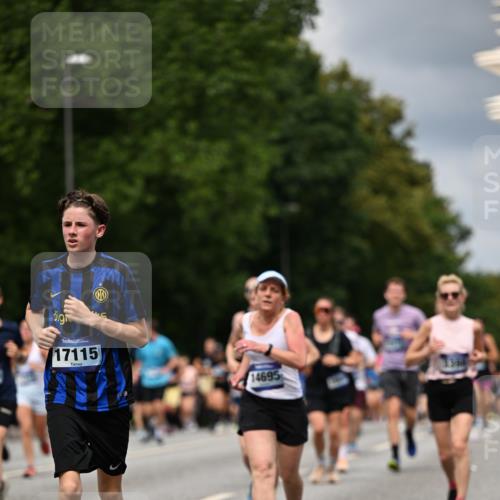29.06.2025 - hella hamburg halbmarathon Dr. Thomas Lammeyer http://msf.ph/oto/8356261 29.06.2025 10:41:08 Kennedybrücke 1008, 1010, 1253, 1488, 1490, 1597, 1948, 1952, 2072, 2552, 2811, 3165, 3398, 3428, 3714, 3895, 5560, 5786, 5789, 5809, 6184, 6359, 6804, 7202, 7235, 7632, 7707, 7773, 7823, 8257, 8258, 8315, 8936, 8937, 9806, 9918, 10123, 10487, 10862 meine-sportfotos.de