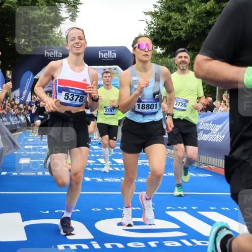 29.06.2025 - hella hamburg halbmarathon Strokosch-Dieckow http://msf.ph/oto/8356355 29.06.2025 10:52:09 Ziel 1482, 2397, 2595, 4419, 4837, 5032, 5087, 5093, 5378, 5482, 6897, 7732, 9074, 9082, 12135, 12580, 13726, 14248, 14300, 15275, 15506, 15829, 16003, 16179, 16320, 16591, 16666, 17033, 17130, 18475, 18801 meine-sportfotos.de
