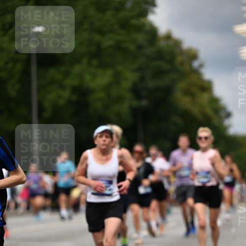 29.06.2025 - hella hamburg halbmarathon Dr. Thomas Lammeyer http://msf.ph/oto/8356370 29.06.2025 10:41:09 Kennedybrücke 1253, 1488, 1490, 1597, 1948, 1952, 2072, 2552, 2811, 3165, 3398, 3428, 3714, 3895, 5560, 5786, 5789, 5809, 6184, 6359, 6804, 7202, 7235, 7632, 7707, 7773, 7823, 8257, 8258, 8315, 8936, 8937, 9806, 9918, 10123, 10487, 10862 meine-sportfotos.de