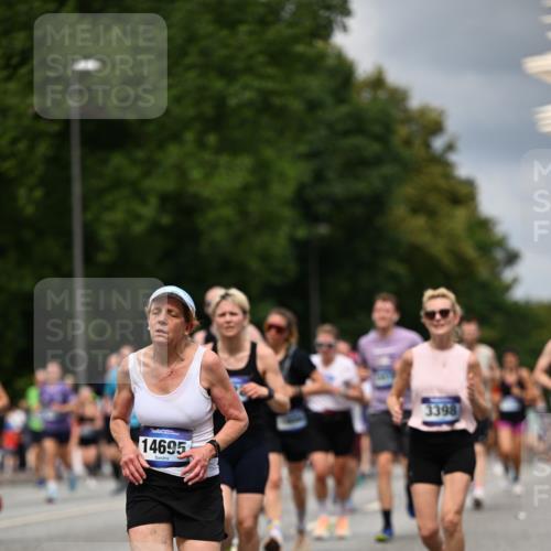 29.06.2025 - hella hamburg halbmarathon Dr. Thomas Lammeyer http://msf.ph/oto/8356397 29.06.2025 10:41:10 Kennedybrücke 56, 1253, 1488, 1490, 1597, 1948, 1952, 2072, 2552, 2811, 3165, 3398, 3428, 3714, 3895, 5560, 5786, 5789, 5809, 6359, 6804, 7202, 7235, 7632, 7707, 7773, 7823, 8257, 8258, 8315, 8936, 8937, 9806, 9918, 10112, 10123, 10487, 10862 meine-sportfotos.de