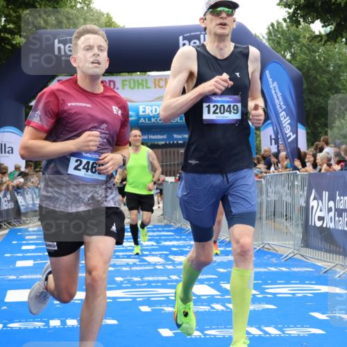 29.06.2025 - hella hamburg halbmarathon Strokosch-Dieckow http://msf.ph/oto/8356399 29.06.2025 10:30:35 Ziel 2460, 2851, 3845, 7231, 7481, 8318, 11413, 12049, 15253, 16713, 17322, 18235 meine-sportfotos.de