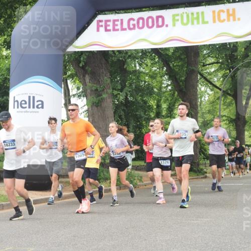 29.06.2025 - hella hamburg halbmarathon KatJ http://msf.ph/oto/8356400 29.06.2025 10:51:55 Zwischen KM18-KM19 1526, 2936, 4146, 5742, 0000, 6462, 7935 meine-sportfotos.de