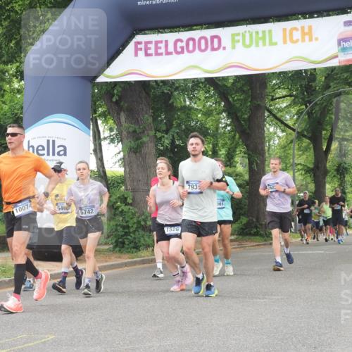 29.06.2025 - hella hamburg halbmarathon KatJ http://msf.ph/oto/8356466 29.06.2025 10:51:56 Zwischen KM18-KM19 1526, 2936, 4146, 5742, 0000, 6462, 7935 meine-sportfotos.de