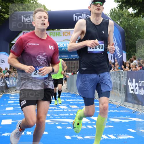 29.06.2025 - hella hamburg halbmarathon Strokosch-Dieckow http://msf.ph/oto/8356504 29.06.2025 10:30:35 Ziel 2460, 2851, 3845, 7231, 7481, 8318, 11413, 12049, 15253, 16713, 17322, 18235 meine-sportfotos.de