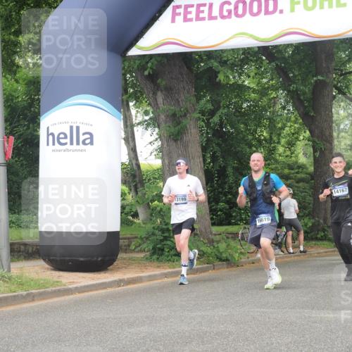 29.06.2025 - hella hamburg halbmarathon KatJ http://msf.ph/oto/8356523 29.06.2025 10:21:59 Zwischen KM18-KM19 1707, 1990 meine-sportfotos.de