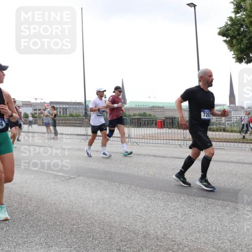29.06.2025 - hella hamburg halbmarathon Lena Gebhardt http://msf.ph/oto/8356533 29.06.2025 10:39:01 Lombardsbrücke 4964, 7263, 10604, 56, 1232, 1390, 1451, 1760, 2092, 2524, 2534, 2571, 2574, 2576, 2660, 2693, 2843, 2893, 2998, 3216, 3307, 3323, 3726, 3727, 3745, 3927, 4028, 4257, 4259, 4260, 4316, 4320, 4410, 4523, 4659, 4882, 4964, 5913, 6062, 6112, 6611, 6695, 6696, 6875, 7148, 7263, 7341, 7506, 7589, 7815, 7849, 8243, 8367, 8457, 8783, 9420, 9446, 9708, 9974, 9977, 10001, 10072, 10315, 10516, 10554, 13060 meine-sportfotos.de