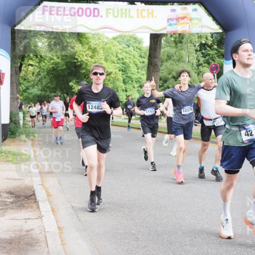 29.06.2025 - hella hamburg halbmarathon MichiJ http://msf.ph/oto/8356595 29.06.2025 10:42:02 Zwischen KM18-KM19 1193, 1506, 2448, 3652, 4231, 4897, 6355, 6356, 7221, 8223, 10368, 10376, 12483, 15389, 15818, 16879, 18031, 18181, 19000 meine-sportfotos.de
