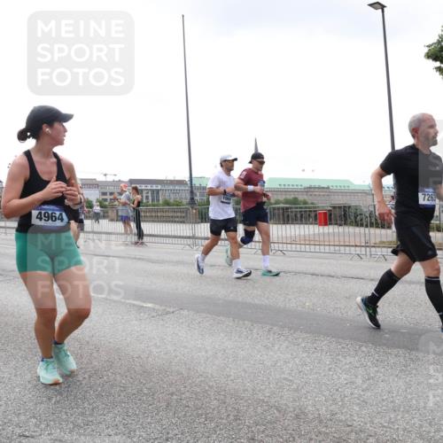 29.06.2025 - hella hamburg halbmarathon Lena Gebhardt http://msf.ph/oto/8356610 29.06.2025 10:39:01 Lombardsbrücke 1390, 4964, 106, 7263, 56, 1232, 1390, 1451, 1760, 2092, 2524, 2534, 2571, 2574, 2576, 2660, 2693, 2843, 2893, 2998, 3216, 3307, 3323, 3726, 3727, 3745, 3927, 4028, 4257, 4259, 4260, 4316, 4320, 4410, 4523, 4659, 4882, 4964, 5913, 6062, 6112, 6611, 6695, 6696, 6875, 7148, 7263, 7341, 7506, 7589, 7815, 7849, 8243, 8367, 8457, 8783, 9420, 9446, 9708, 9974, 9977, 10001, 10072, 10315, 10516, 10554, 13060 meine-sportfotos.de
