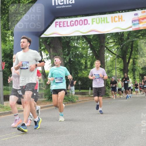 29.06.2025 - hella hamburg halbmarathon KatJ http://msf.ph/oto/8356616 29.06.2025 10:51:57 Zwischen KM18-KM19 1526, 4146, 5742, 0000, 6462, 7935 meine-sportfotos.de