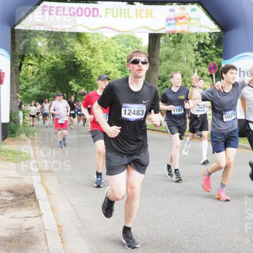 29.06.2025 - hella hamburg halbmarathon MichiJ http://msf.ph/oto/8356638 29.06.2025 10:42:03 Zwischen KM18-KM19 1193, 1506, 2448, 3652, 4231, 4897, 6355, 6356, 7221, 8223, 10368, 10376, 12483, 15389, 15818, 16879, 18031, 18181, 19000 meine-sportfotos.de