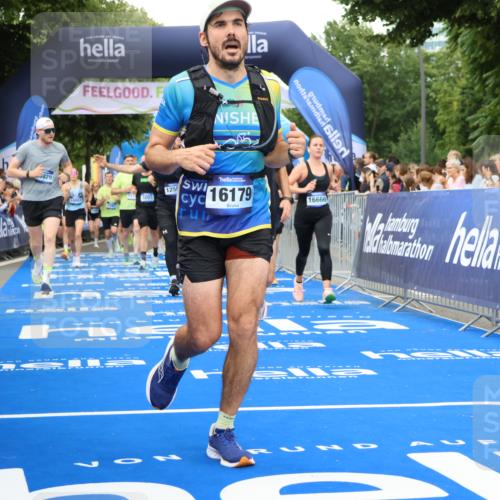 29.06.2025 - hella hamburg halbmarathon Strokosch-Dieckow http://msf.ph/oto/8356672 29.06.2025 10:52:03 Ziel 1482, 2397, 2595, 4033, 5093, 5336, 5378, 6390, 6897, 7130, 7409, 7724, 7732, 8413, 8977, 9082, 10057, 12580, 13726, 14248, 15356, 15506, 15829, 16179, 16320, 16666, 17033, 17978, 18801, 18869 meine-sportfotos.de