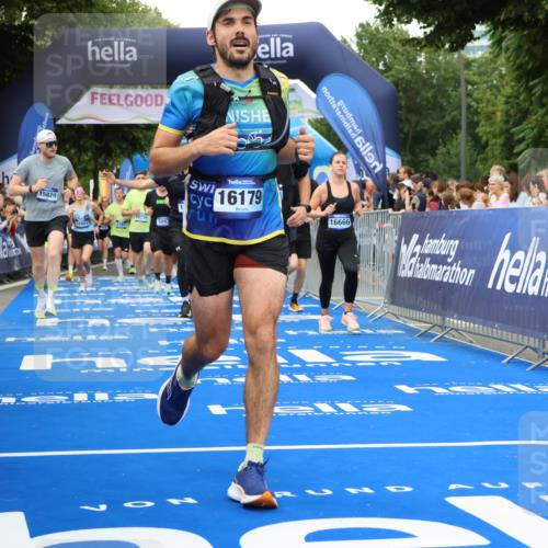 29.06.2025 - hella hamburg halbmarathon Strokosch-Dieckow http://msf.ph/oto/8356682 29.06.2025 10:52:03 Ziel 1482, 2397, 2595, 4033, 5093, 5336, 5378, 6390, 6897, 7130, 7409, 7724, 7732, 8413, 8977, 9082, 10057, 12580, 13726, 14248, 15356, 15506, 15829, 16179, 16320, 16666, 17033, 17978, 18801, 18869 meine-sportfotos.de