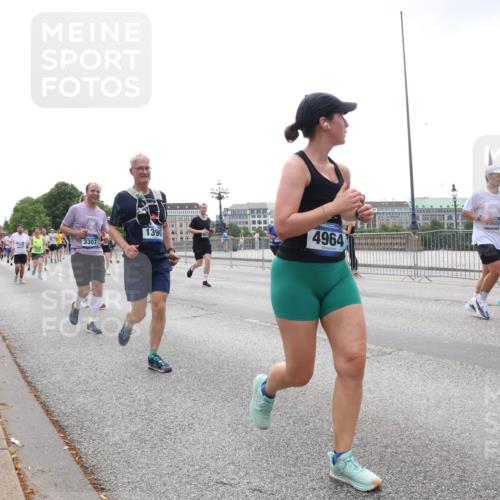 29.06.2025 - hella hamburg halbmarathon Lena Gebhardt http://msf.ph/oto/8356689 29.06.2025 10:39:02 Lombardsbrücke 3307, 1390, 4964, 0604, 10554, 56, 1232, 1390, 1451, 1760, 1856, 2092, 2524, 2534, 2571, 2574, 2576, 2660, 2693, 2843, 2893, 2998, 3216, 3275, 3307, 3323, 3726, 3727, 3745, 3927, 4028, 4257, 4259, 4260, 4316, 4320, 4410, 4523, 4659, 4882, 4964, 5913, 6062, 6112, 6611, 6695, 6696, 6875, 7148, 7263, 7341, 7506, 7589, 7815, 7849, 8243, 8367, 8457, 8783, 9420, 9446, 9708, 9974, 9977, 10001, 10072, 10315, 10516, 10554, 13060 meine-sportfotos.de