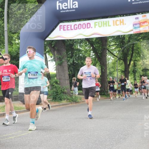 29.06.2025 - hella hamburg halbmarathon KatJ http://msf.ph/oto/8356697 29.06.2025 10:51:57 Zwischen KM18-KM19 1526, 4146, 5742, 0000, 6462, 7935 meine-sportfotos.de