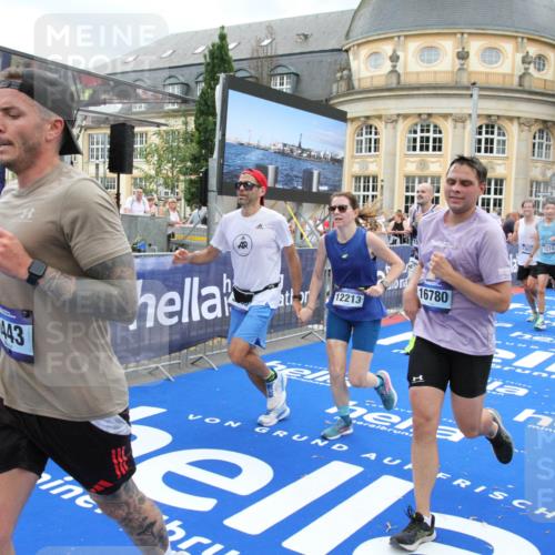 29.06.2025 - hella hamburg halbmarathon Michael Strokosch http://msf.ph/oto/8356702 29.06.2025 10:54:18 Ziel 3103, 3177, 3861, 3898, 6082, 6084, 6443, 7274, 8223, 9791, 11430, 12213, 13033, 13794, 13803, 15169, 15524, 16527, 16574, 16750, 16780, 17087 meine-sportfotos.de