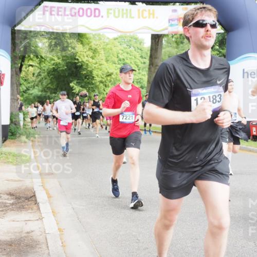 29.06.2025 - hella hamburg halbmarathon MichiJ http://msf.ph/oto/8356722 29.06.2025 10:42:03 Zwischen KM18-KM19 1193, 1506, 2448, 3652, 4231, 4897, 6355, 6356, 7221, 8223, 10368, 10376, 12483, 15389, 15818, 16879, 18031, 18181, 19000 meine-sportfotos.de