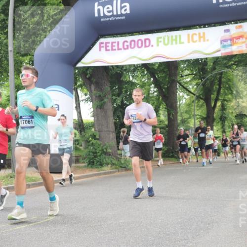 29.06.2025 - hella hamburg halbmarathon KatJ http://msf.ph/oto/8356724 29.06.2025 10:51:58 Zwischen KM18-KM19 1526, 4146, 5742, 0000, 6462, 7935 meine-sportfotos.de