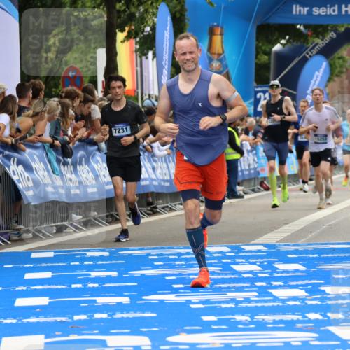29.06.2025 - hella hamburg halbmarathon Strokosch-Dieckow http://msf.ph/oto/8356760 29.06.2025 10:30:24 Ziel 10173, 16713 meine-sportfotos.de