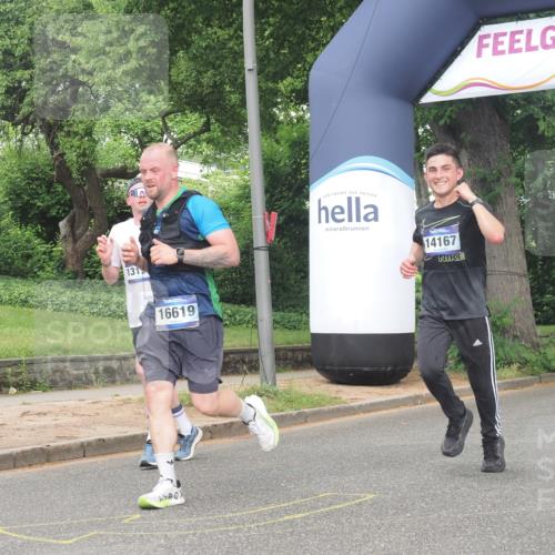 29.06.2025 - hella hamburg halbmarathon KatJ http://msf.ph/oto/8356770 29.06.2025 10:22:01 Zwischen KM18-KM19 1707, 1990 meine-sportfotos.de