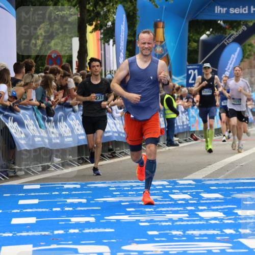 29.06.2025 - hella hamburg halbmarathon Strokosch-Dieckow http://msf.ph/oto/8356848 29.06.2025 10:30:23 Ziel 10173, 12691, 16713 meine-sportfotos.de