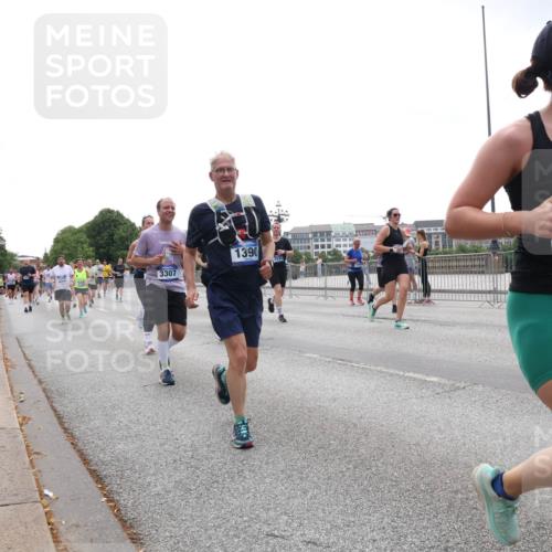 29.06.2025 - hella hamburg halbmarathon Lena Gebhardt http://msf.ph/oto/8356891 29.06.2025 10:39:02 Lombardsbrücke 3307, 1390, 2534, 4964, 56, 1232, 1390, 1451, 1760, 1856, 2092, 2524, 2534, 2571, 2574, 2576, 2660, 2693, 2843, 2893, 2998, 3216, 3275, 3307, 3323, 3726, 3727, 3745, 3927, 4028, 4257, 4259, 4260, 4316, 4320, 4410, 4523, 4659, 4882, 4964, 5913, 6062, 6112, 6611, 6695, 6696, 6875, 7148, 7263, 7341, 7506, 7589, 7815, 7849, 8243, 8367, 8457, 8783, 9420, 9446, 9708, 9974, 9977, 10001, 10072, 10315, 10516, 10554, 13060 meine-sportfotos.de