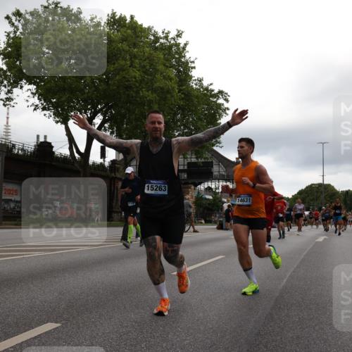 29.06.2025 - hella hamburg halbmarathon Yannick Fuchs http://msf.ph/oto/8356907 29.06.2025 10:53:04 20KM 1285, 1642, 1946, 1951, 2006, 2027, 2348, 2584, 2677, 2855, 2957, 2978, 3181, 3983, 4088, 4592, 5084, 5347, 5633, 6202, 6208, 6636, 6997, 7031, 7223, 7476, 8290, 8929, 9655, 10036, 10759, 10943, 11938, 12633, 13407, 13583, 14375, 14631, 14902, 14914, 15232, 15240, 15263, 15284, 15824, 16160, 16341, 16563, 16910, 17017, 17346, 17503, 17630, 18112, 18153, 18232, 18266, 18327, 18730, 18954, 19015, 19160 meine-sportfotos.de