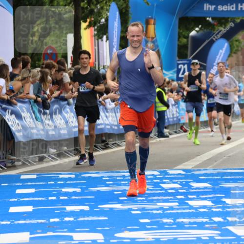 29.06.2025 - hella hamburg halbmarathon Strokosch-Dieckow http://msf.ph/oto/8356919 29.06.2025 10:30:24 Ziel 10173, 16713 meine-sportfotos.de