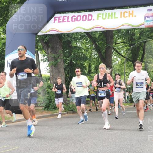 29.06.2025 - hella hamburg halbmarathon KatJ http://msf.ph/oto/8356940 29.06.2025 10:52:02 Zwischen KM18-KM19 1526, 4146, 4613, 7271, 7935 meine-sportfotos.de