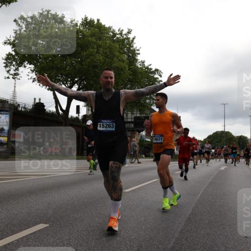 29.06.2025 - hella hamburg halbmarathon Yannick Fuchs http://msf.ph/oto/8356997 29.06.2025 10:53:04 20KM 1285, 1642, 1946, 1951, 2006, 2027, 2348, 2584, 2677, 2855, 2957, 2978, 3181, 3983, 4088, 4592, 5084, 5347, 5633, 6202, 6208, 6636, 6997, 7031, 7223, 7476, 8290, 8929, 9655, 10036, 10759, 10943, 11938, 12633, 13407, 13583, 14375, 14631, 14902, 14914, 15232, 15240, 15263, 15284, 15824, 16160, 16341, 16563, 16910, 17017, 17346, 17503, 17630, 18112, 18153, 18232, 18266, 18327, 18730, 18954, 19015, 19160 meine-sportfotos.de
