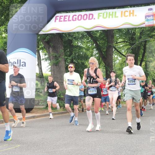 29.06.2025 - hella hamburg halbmarathon KatJ http://msf.ph/oto/8357015 29.06.2025 10:52:02 Zwischen KM18-KM19 1526, 4146, 4613, 7271, 7935 meine-sportfotos.de