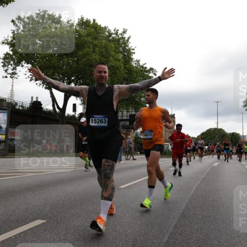 29.06.2025 - hella hamburg halbmarathon Yannick Fuchs http://msf.ph/oto/8357025 29.06.2025 10:53:04 20KM 1285, 1642, 1946, 1951, 2006, 2027, 2348, 2584, 2677, 2855, 2957, 2978, 3181, 3983, 4088, 4592, 5084, 5347, 5633, 6202, 6208, 6636, 6997, 7031, 7223, 7476, 8290, 8929, 9655, 10036, 10759, 10943, 11938, 12633, 13407, 13583, 14375, 14631, 14902, 14914, 15232, 15240, 15263, 15284, 15824, 16160, 16341, 16563, 16910, 17017, 17346, 17503, 17630, 18112, 18153, 18232, 18266, 18327, 18730, 18954, 19015, 19160 meine-sportfotos.de