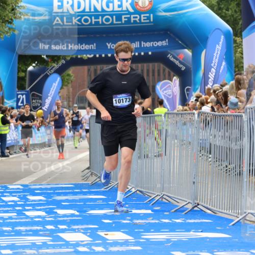29.06.2025 - hella hamburg halbmarathon Strokosch-Dieckow http://msf.ph/oto/8357045 29.06.2025 10:30:15 Ziel 1758, 8323, 10173, 12691 meine-sportfotos.de