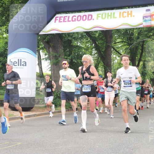 29.06.2025 - hella hamburg halbmarathon KatJ http://msf.ph/oto/8357050 29.06.2025 10:52:02 Zwischen KM18-KM19 1526, 4146, 4613, 7271, 7935 meine-sportfotos.de