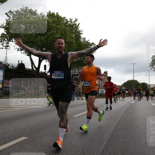 29.06.2025 - hella hamburg halbmarathon Yannick Fuchs http://msf.ph/oto/8357054 29.06.2025 10:53:04 20KM 1285, 1642, 1946, 1951, 2006, 2027, 2348, 2584, 2677, 2855, 2957, 2978, 3181, 3983, 4088, 4592, 5084, 5347, 5633, 6202, 6208, 6636, 6997, 7031, 7223, 7476, 8290, 8929, 9655, 10036, 10759, 10943, 11938, 12633, 13407, 13583, 14375, 14631, 14902, 14914, 15232, 15240, 15263, 15284, 15824, 16160, 16341, 16563, 16910, 17017, 17346, 17503, 17630, 18112, 18153, 18232, 18266, 18327, 18730, 18954, 19015, 19160 meine-sportfotos.de